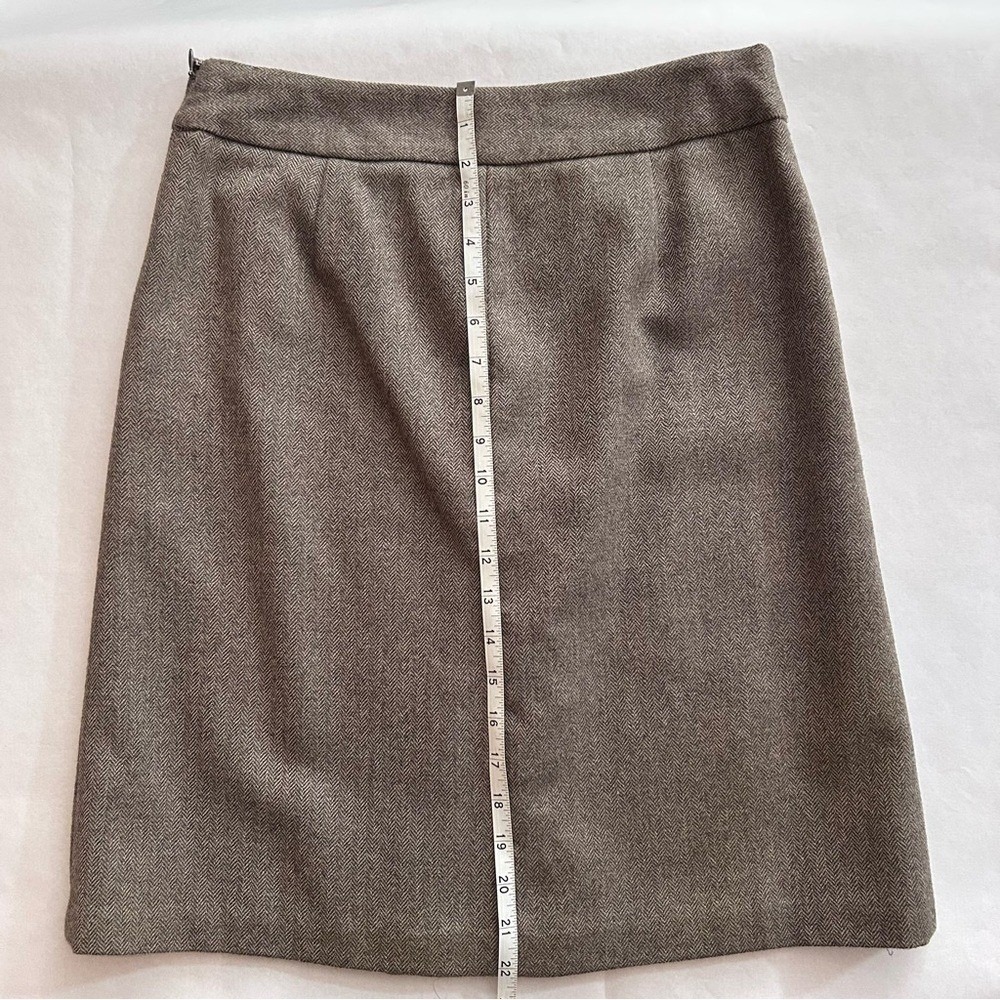 J. Crew Wool Herringbone A-Line‎ Skirt Brown Size 4 Front Pleat Dark Academia - Picture 3 of 5